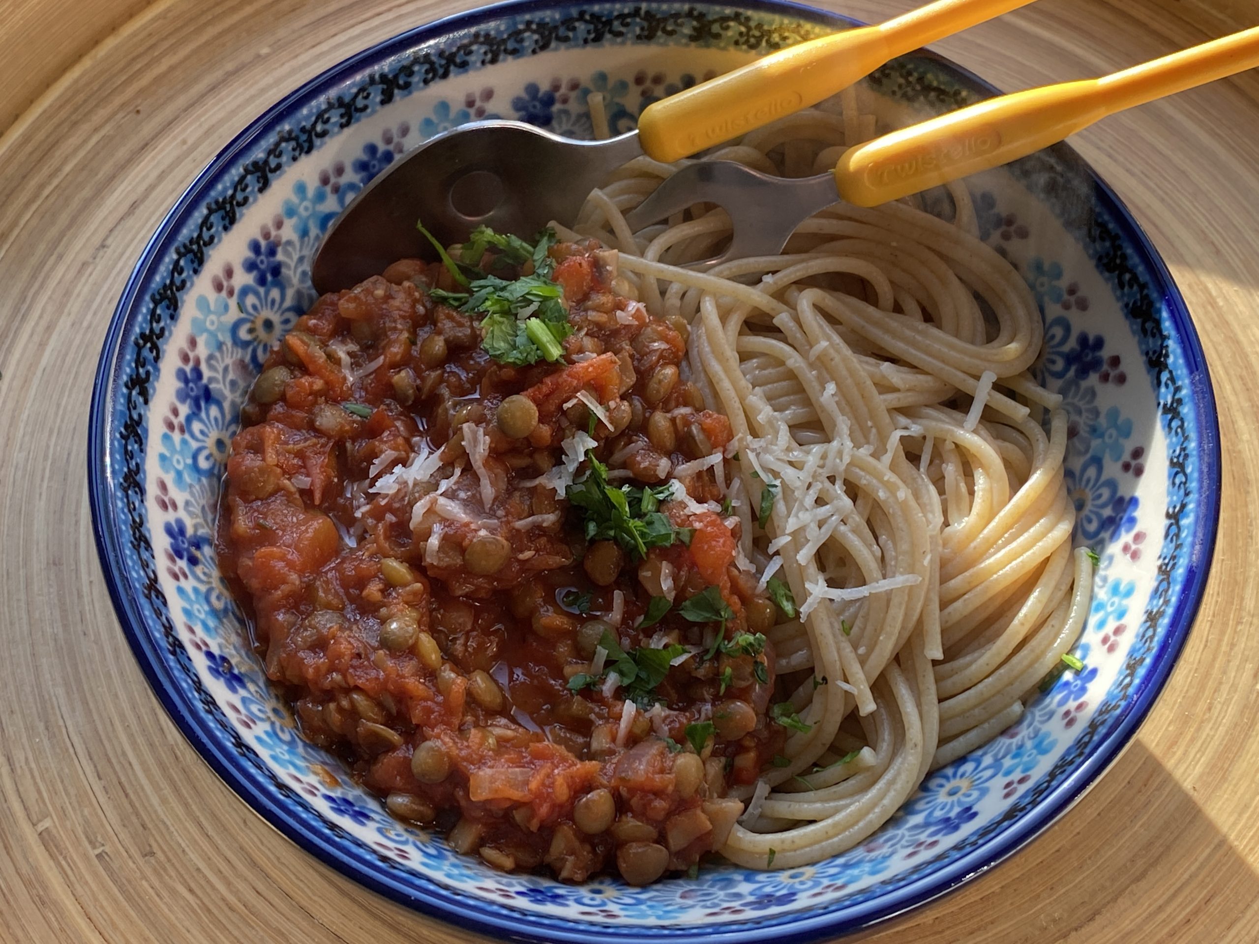 Een bord spaghetti met ragú alla Bolognese