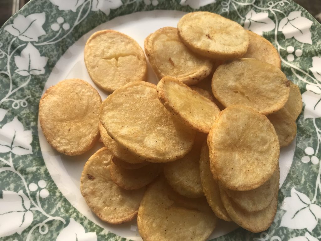 Aardappelschijfjes gebakken met olieq