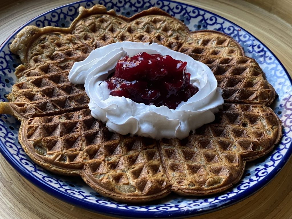 Bananenwafels met glögg jam en slagroom