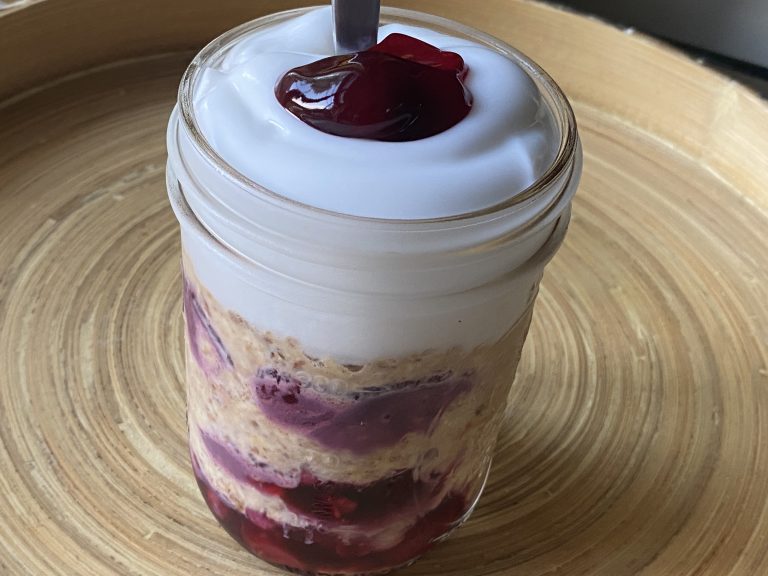 Vanille overnight oats met kersen