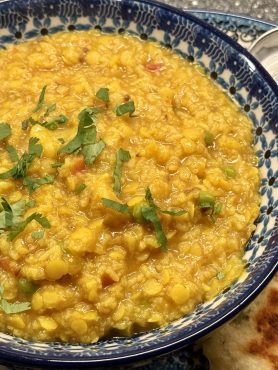 Khichdi met groenten, kokos-raita en naan